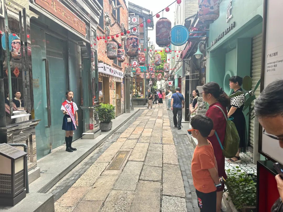 少先队 | 林凤娥小学红领巾讲解员到永庆坊开展非遗文化志愿宣讲活动 第10张 少先队 | 林凤娥小学红领巾讲解员到永庆坊开展非遗文化志愿宣讲活动 第10张