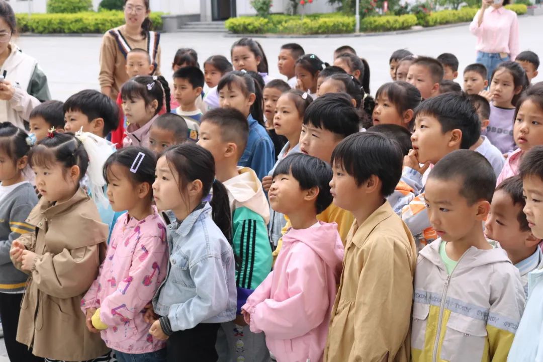 【全环境立德树人•观海动态】你好,小学——我园大班参观实验小学活动 第19张 【全环境立德树人•观海动态】你好,小学——我园大班参观实验小学活动 第19张