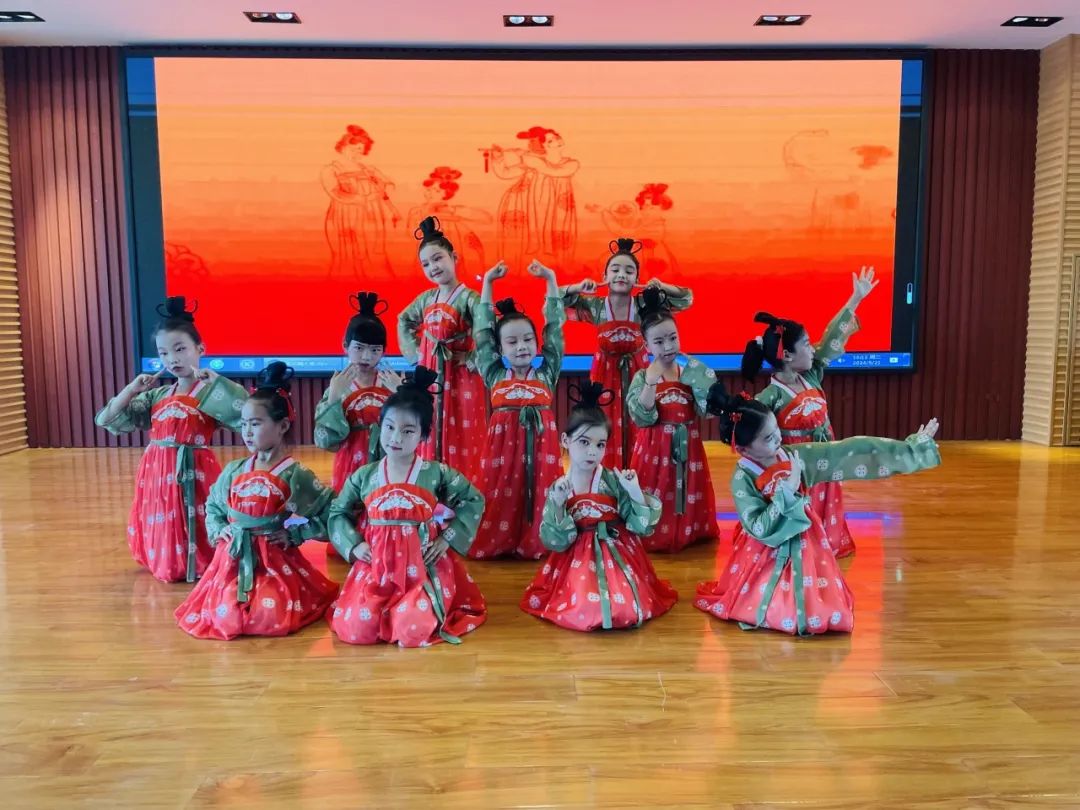 博乐市第六中学教育集团一分校(第三小学)开展艺体节集体节目比赛 第5张 博乐市第六中学教育集团一分校(第三小学)开展艺体节集体节目比赛 第5张