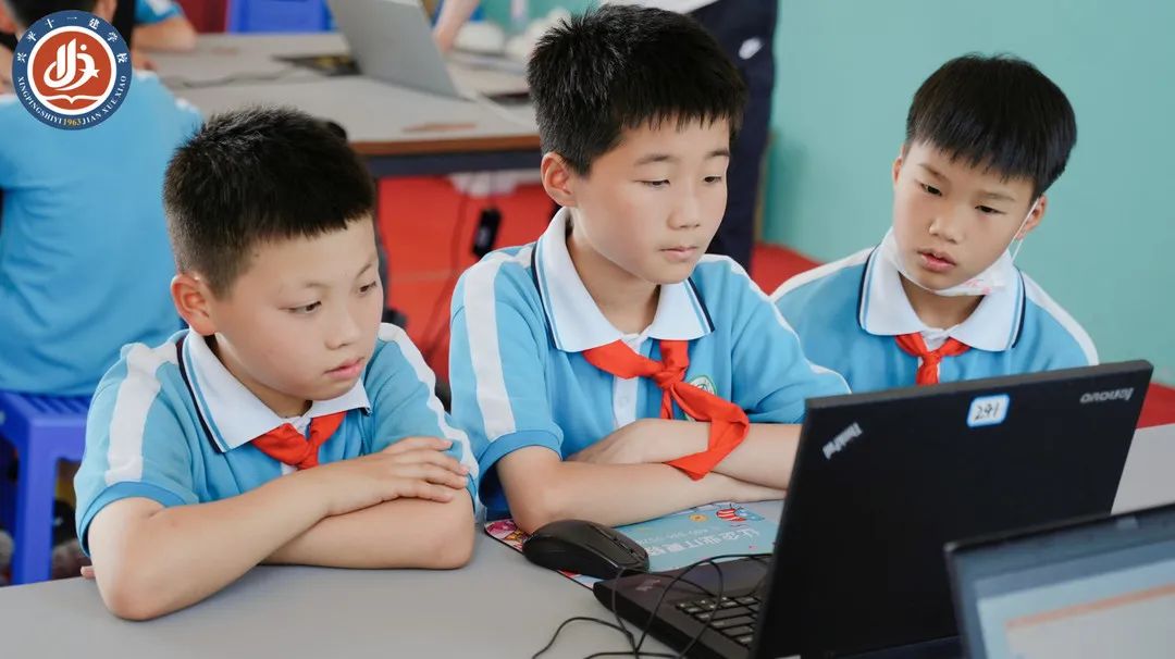 兴平十一建小学 ||【走进创客空间 探索科技奥秘】人工智能主题研学活动圆满完成! 第30张 兴平十一建小学 ||【走进创客空间 探索科技奥秘】人工智能主题研学活动圆满完成! 第30张