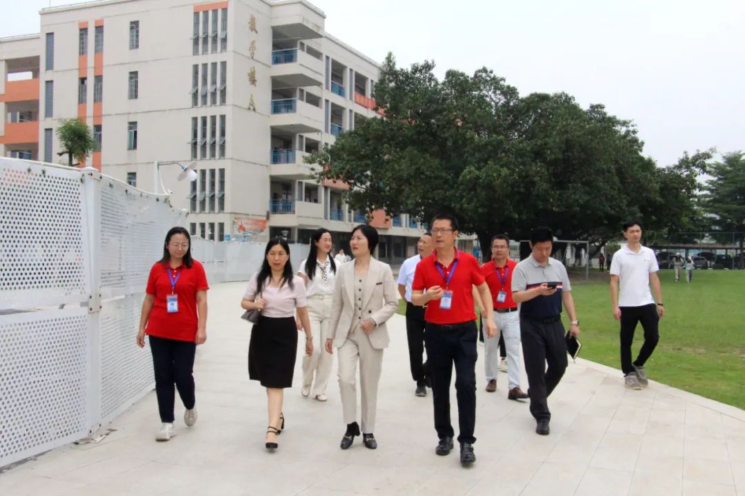 深情关爱暖人心,鼓舞士气助中考丨陈村镇领导到学校慰问初三级老师 第4张 深情关爱暖人心,鼓舞士气助中考丨陈村镇领导到学校慰问初三级老师 第4张
