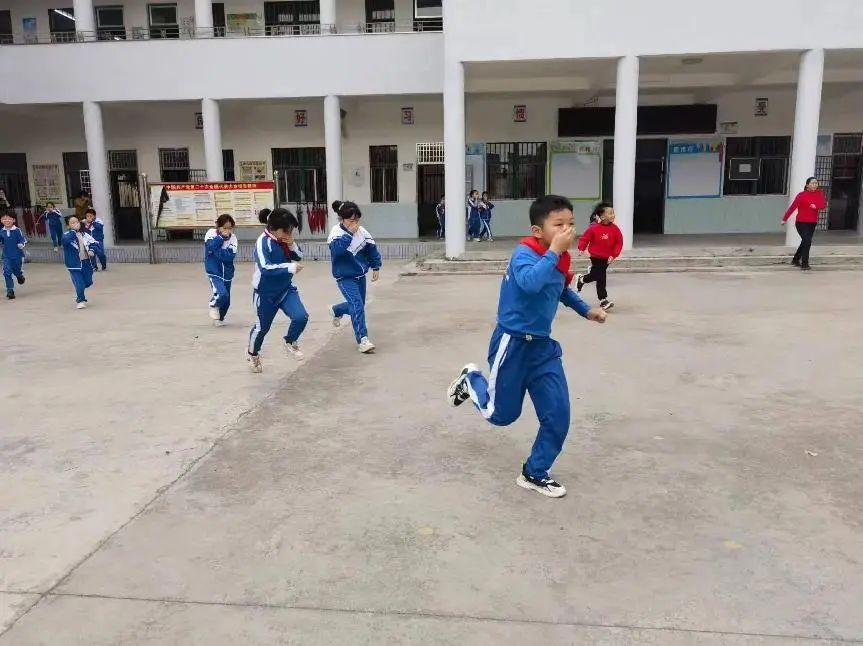 东里小学开展消防安全知识宣传教育系列活动 第17张