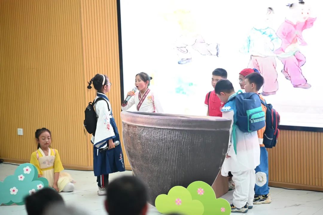 金沙教育研究院附属第二实验小学举行课本剧、情景剧演出大赛 第7张 金沙教育研究院附属第二实验小学举行课本剧、情景剧演出大赛 第7张