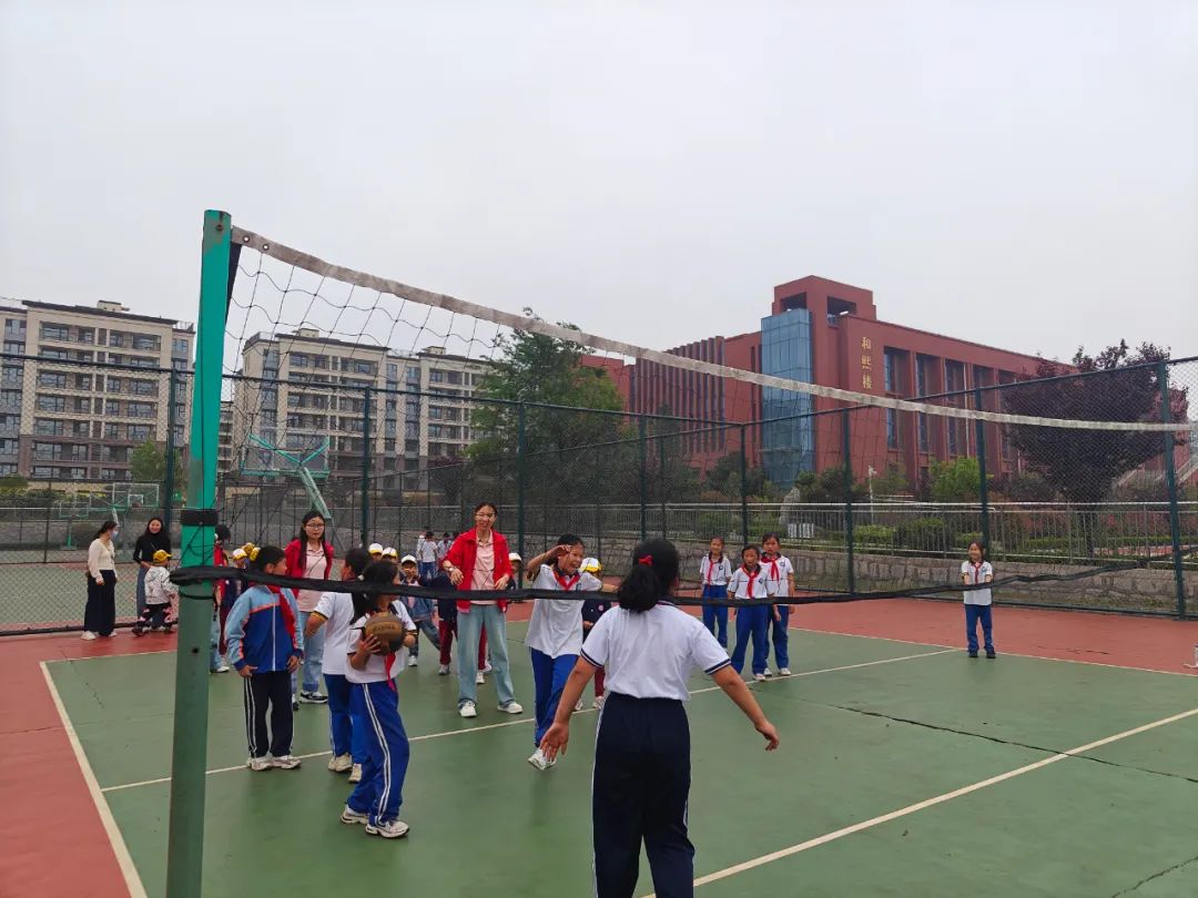 初夏“探”小学,一起“趣”成长 ——宁波路学校迎接宁波路幼儿园小朋友到校参观 第43张 初夏“探”小学,一起“趣”成长 ——宁波路学校迎接宁波路幼儿园小朋友到校参观 第43张
