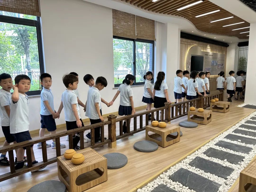 “趣”探小学,梦想启航——红苹果实验幼儿园大班参观小学活动 第58张