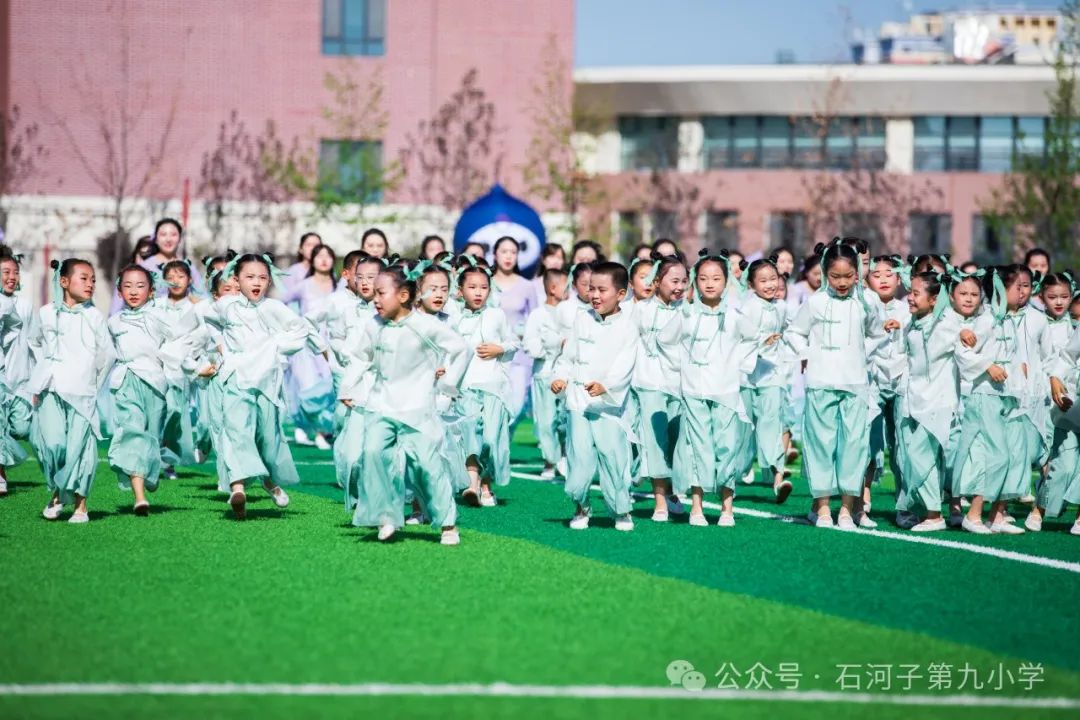 石河子第九小学“龙图大展 青衿致远”首届体艺节暨建校两周年庆典 第28张 石河子第九小学“龙图大展 青衿致远”首届体艺节暨建校两周年庆典 第28张