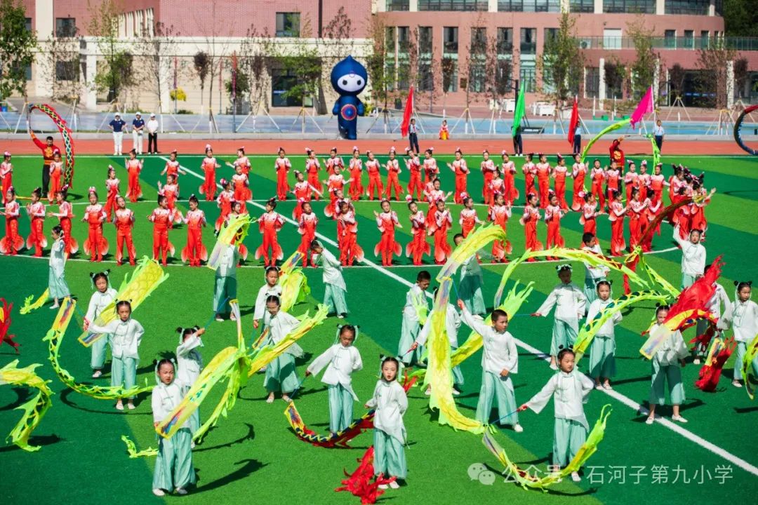 石河子第九小学“龙图大展 青衿致远”首届体艺节暨建校两周年庆典 第37张 石河子第九小学“龙图大展 青衿致远”首届体艺节暨建校两周年庆典 第37张