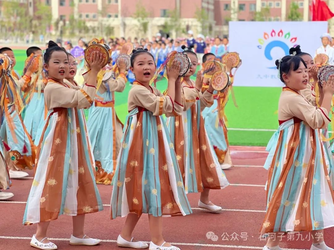 石河子第九小学“龙图大展 青衿致远”首届体艺节暨建校两周年庆典 第7张 石河子第九小学“龙图大展 青衿致远”首届体艺节暨建校两周年庆典 第7张