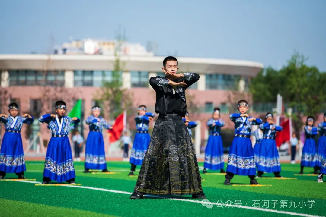 石河子第九小学“龙图大展 青衿致远”首届体艺节暨建校两周年庆典 第30张 石河子第九小学“龙图大展 青衿致远”首届体艺节暨建校两周年庆典 第30张