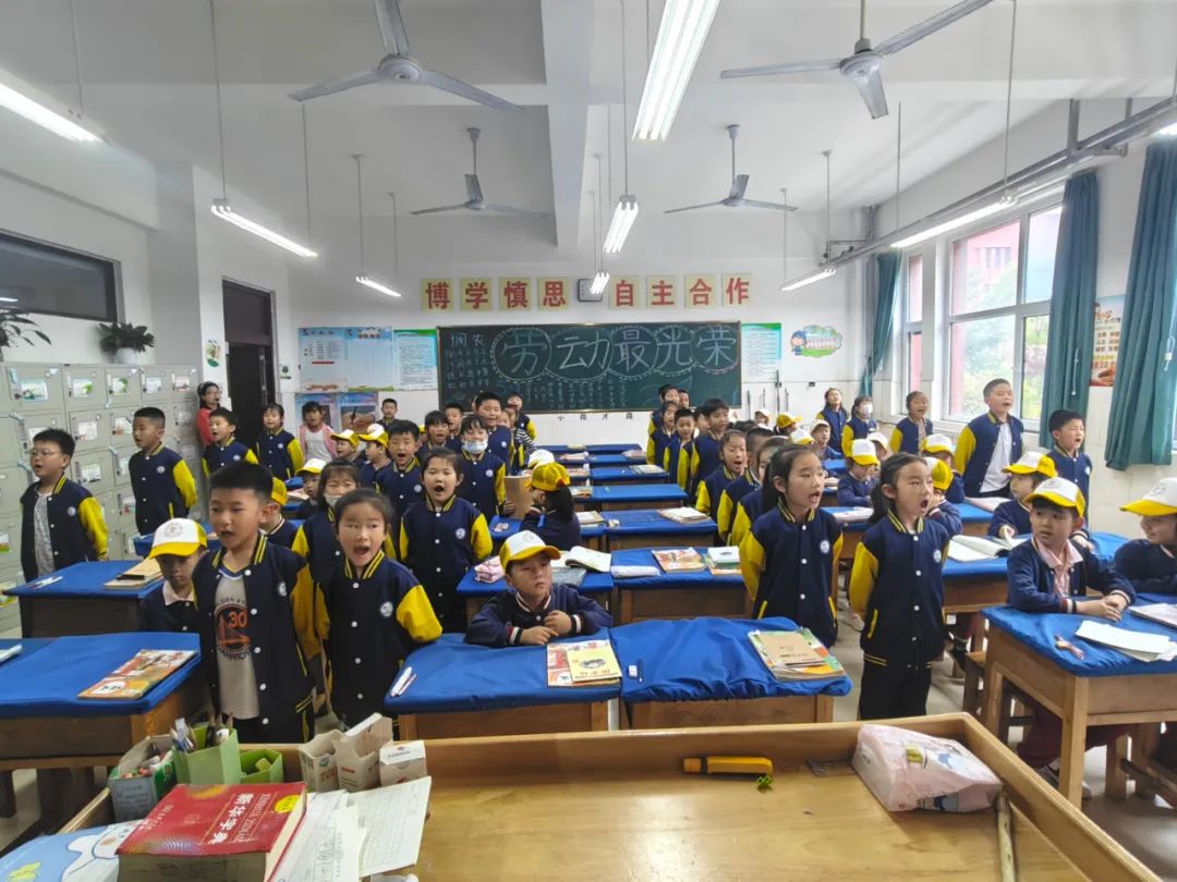 初夏“探”小学,一起“趣”成长 ——宁波路学校迎接宁波路幼儿园小朋友到校参观 第20张 初夏“探”小学,一起“趣”成长 ——宁波路学校迎接宁波路幼儿园小朋友到校参观 第20张