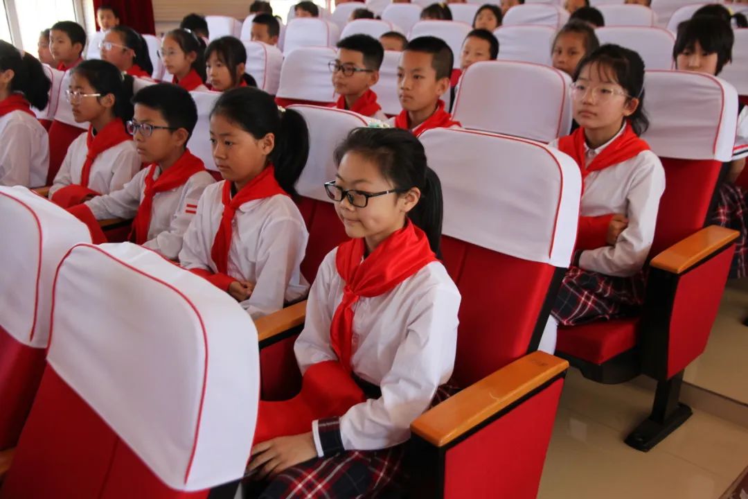 【柳河县胜利小学】“我和祖国共成长”一年级分批入队仪式 第12张 【柳河县胜利小学】“我和祖国共成长”一年级分批入队仪式 第12张
