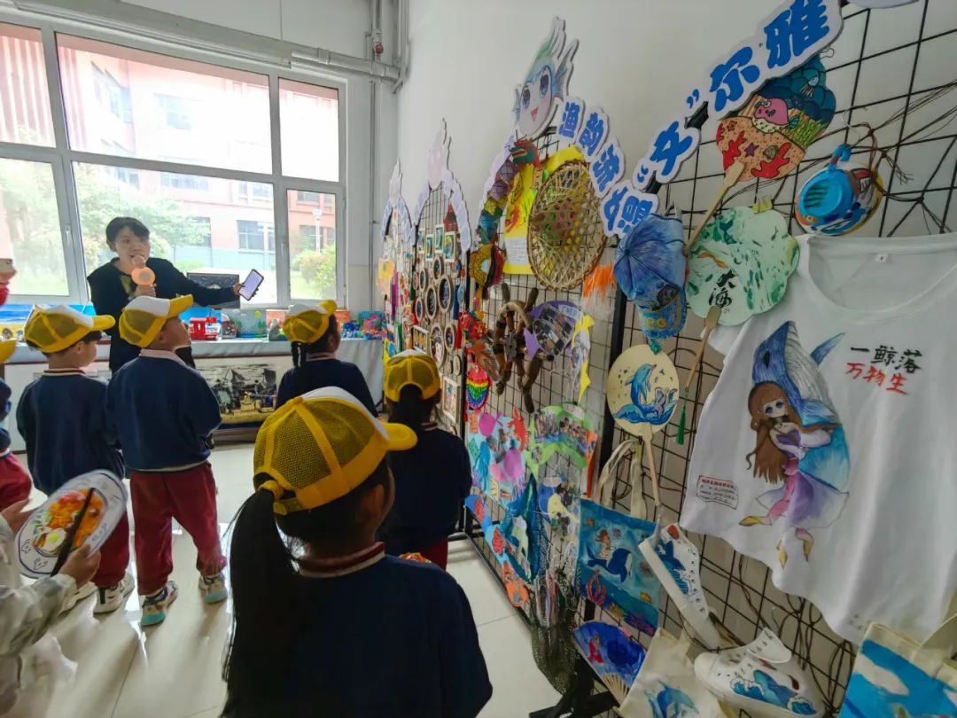 初夏“探”小学,一起“趣”成长 ——宁波路学校迎接宁波路幼儿园小朋友到校参观 第23张 初夏“探”小学,一起“趣”成长 ——宁波路学校迎接宁波路幼儿园小朋友到校参观 第23张
