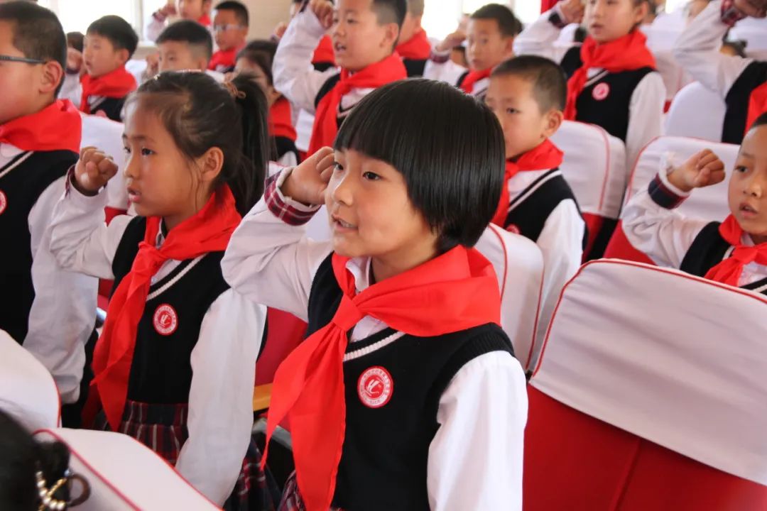 【柳河县胜利小学】“我和祖国共成长”一年级分批入队仪式 第28张 【柳河县胜利小学】“我和祖国共成长”一年级分批入队仪式 第28张
