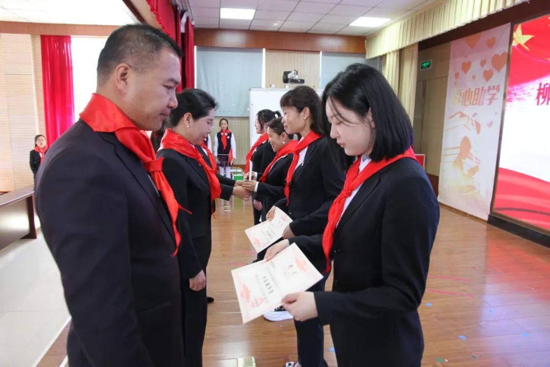 【柳河县胜利小学】“我和祖国共成长”一年级分批入队仪式 第24张 【柳河县胜利小学】“我和祖国共成长”一年级分批入队仪式 第24张