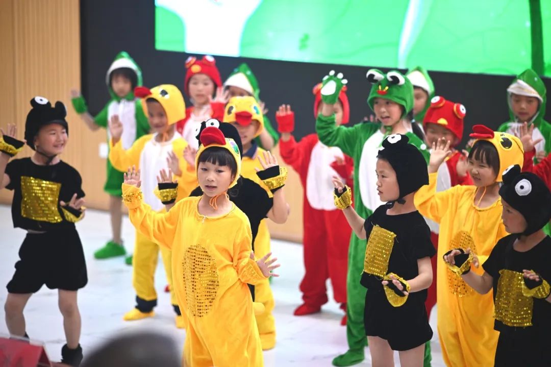 金沙教育研究院附属第二实验小学举行课本剧、情景剧演出大赛 第9张 金沙教育研究院附属第二实验小学举行课本剧、情景剧演出大赛 第9张