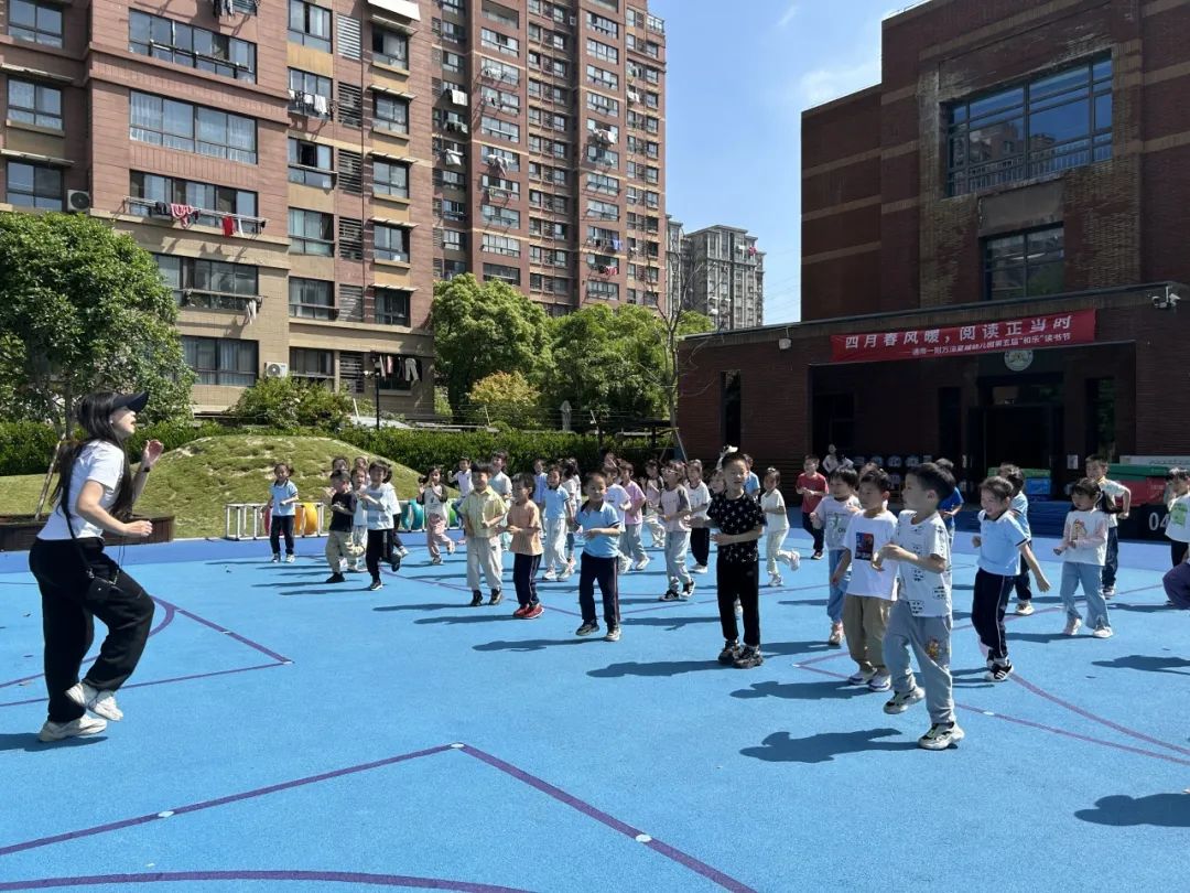小学老师进班级  共筑梦想新起点——通师一附万濠星城幼儿园大班年级组小学老师进班级暨幼小衔接活动(七) 第17张