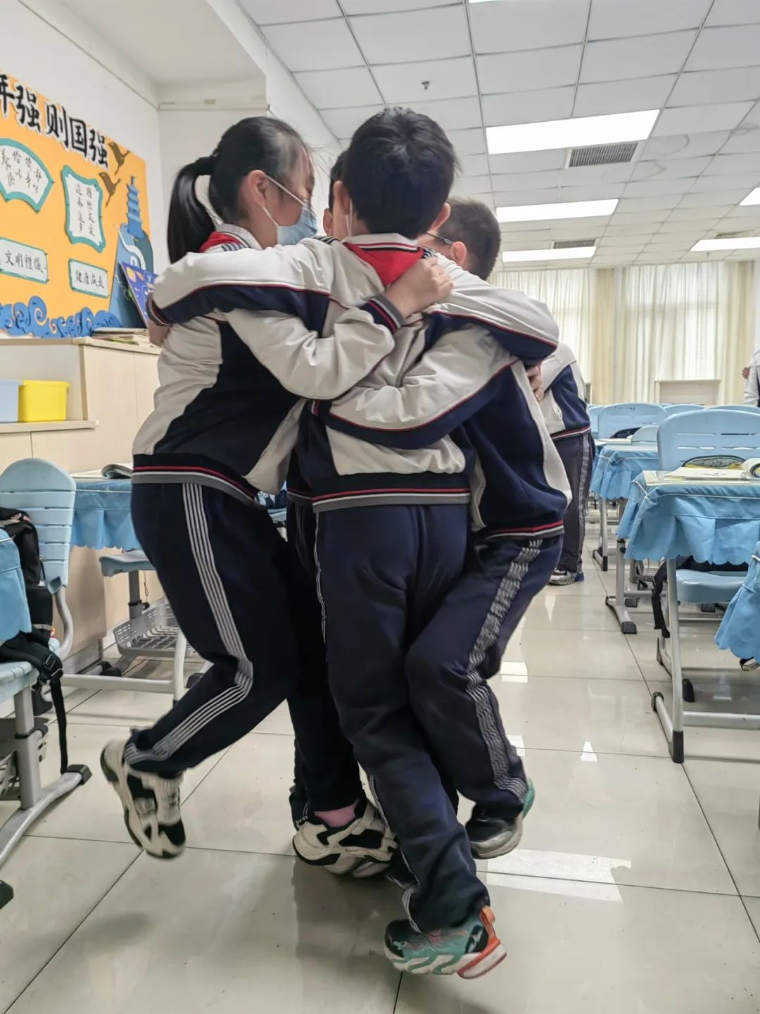 【小学一部】学科融合 寻“道”觅“法” ——小学一部道德与法治学科组跨学科主题教研活动 第11张 【小学一部】学科融合 寻“道”觅“法” ——小学一部道德与法治学科组跨学科主题教研活动 第11张