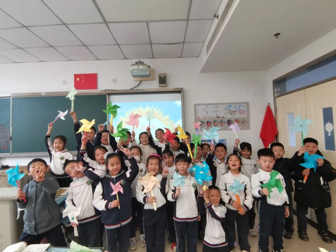 【小学一部】学科融合 寻“道”觅“法” ——小学一部道德与法治学科组跨学科主题教研活动 第3张 【小学一部】学科融合 寻“道”觅“法” ——小学一部道德与法治学科组跨学科主题教研活动 第3张