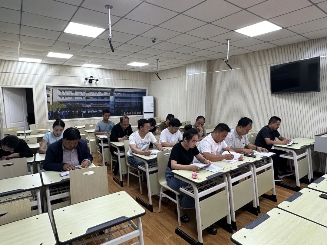 康县云台镇初级中学召开中考备考研讨会 第2张