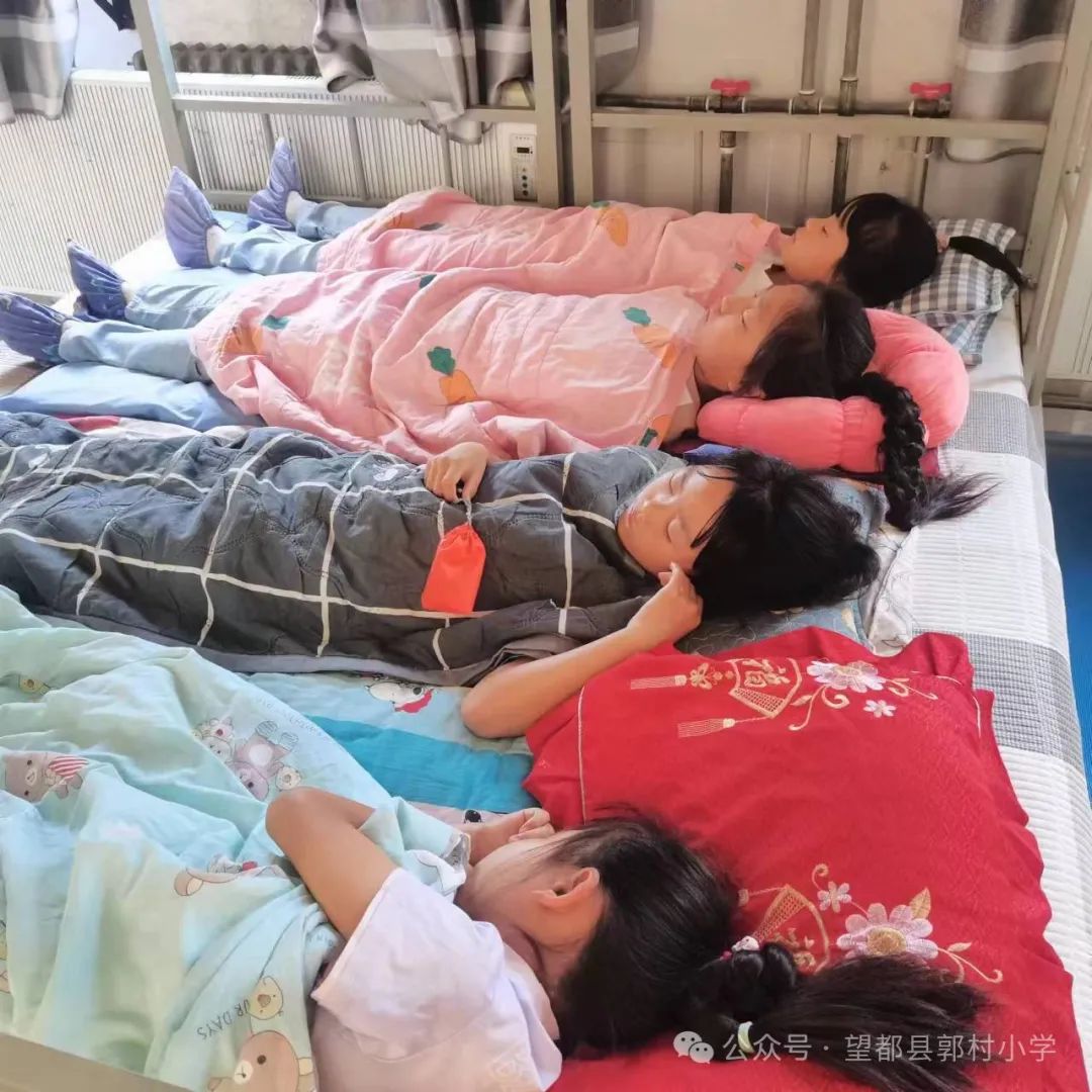 “小”睡床,“大”健康——郭村小学喜迎“舒心午休”躺睡新模式 第9张 “小”睡床,“大”健康——郭村小学喜迎“舒心午休”躺睡新模式 第9张