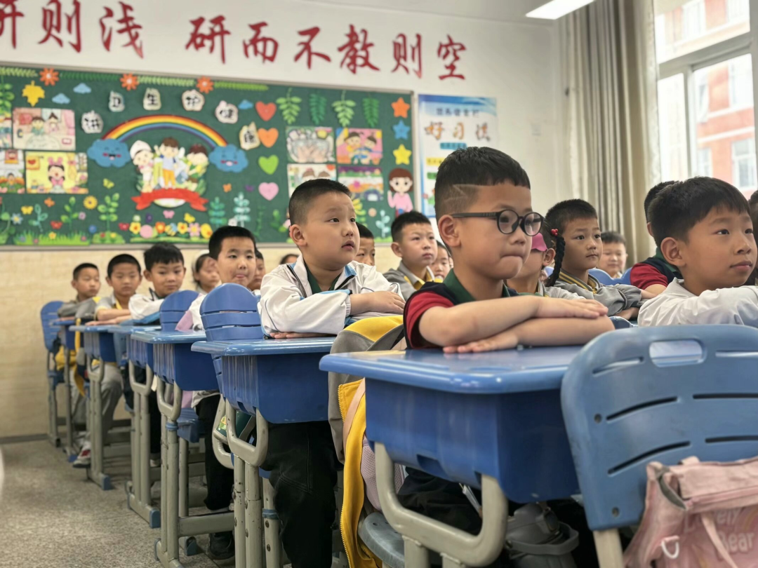 “初遇小学  感悟成长”——诺亚舟中联壹城幼儿园幼小衔接之参观小学活动 第43张