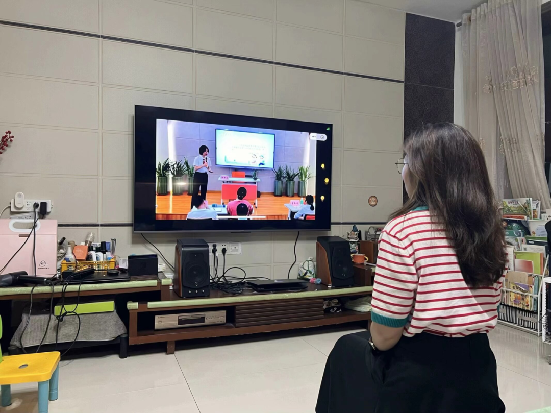 佛山市惠景小学家长云课堂(第一季)——惠心启航·对话儿童成长与安全 第23张 佛山市惠景小学家长云课堂(第一季)——惠心启航·对话儿童成长与安全 第23张