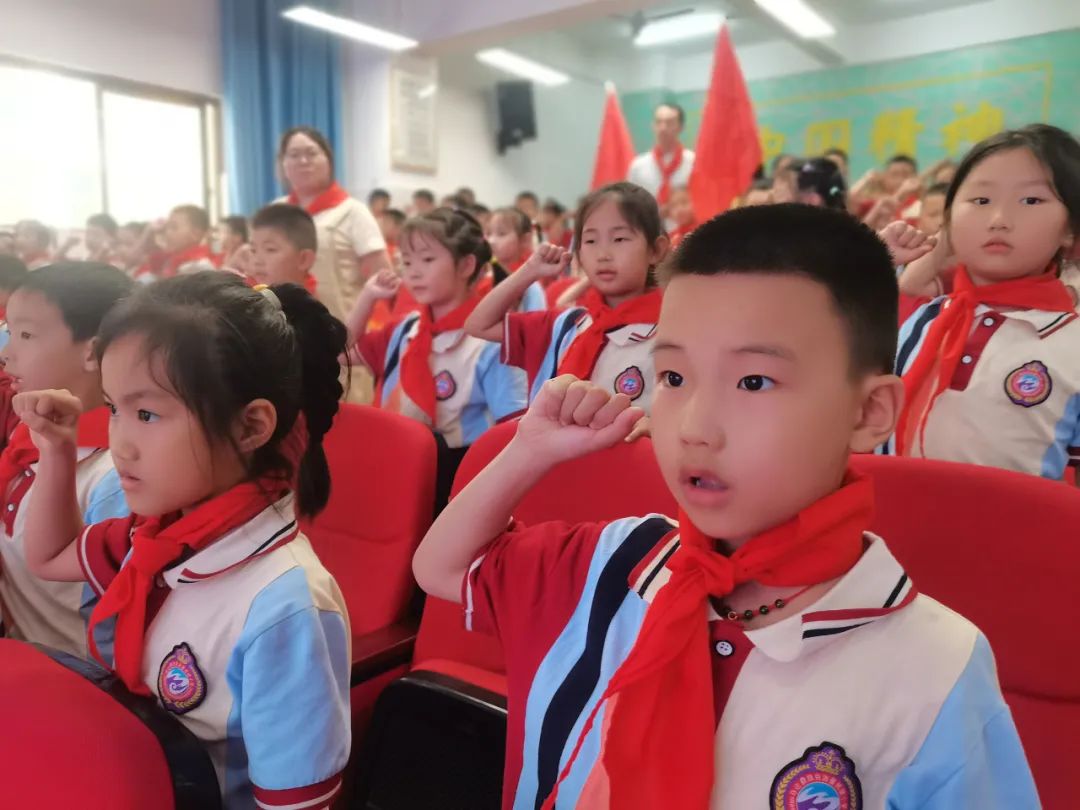 红领巾爱祖国——民建小学举行2024年少先队新队员入队仪式! 第118张 红领巾爱祖国——民建小学举行2024年少先队新队员入队仪式! 第118张