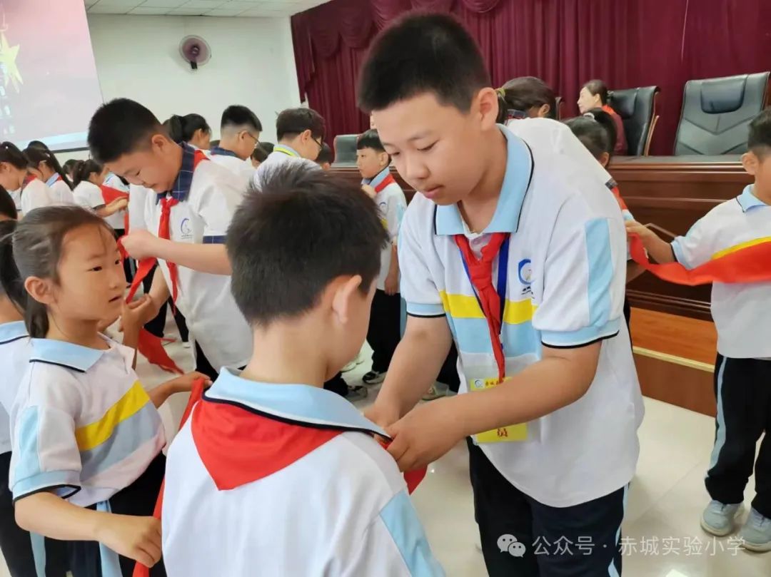 【实验小学和雅教育】----赤城县实验小学一年级新队员入队仪式 第11张 【实验小学和雅教育】----赤城县实验小学一年级新队员入队仪式 第11张