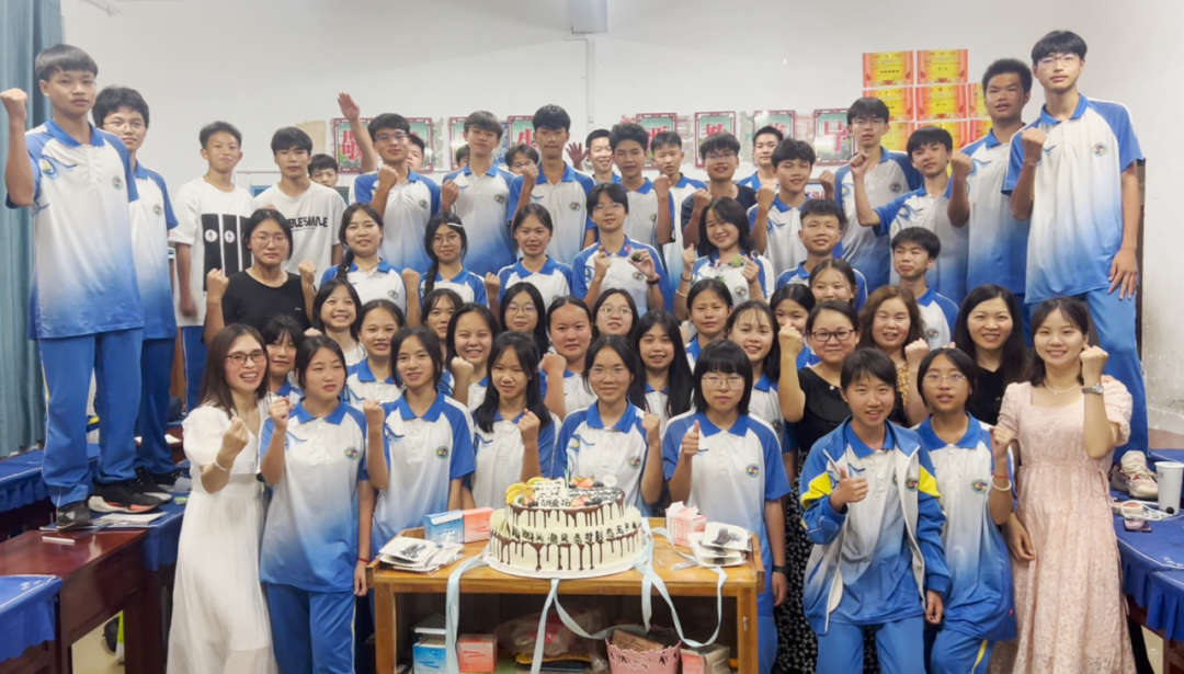 励志远足 筑梦中考——富宁县新华镇中心学校九年级远足拉练暨减压赋能活动 第28张 励志远足 筑梦中考——富宁县新华镇中心学校九年级远足拉练暨减压赋能活动 第28张