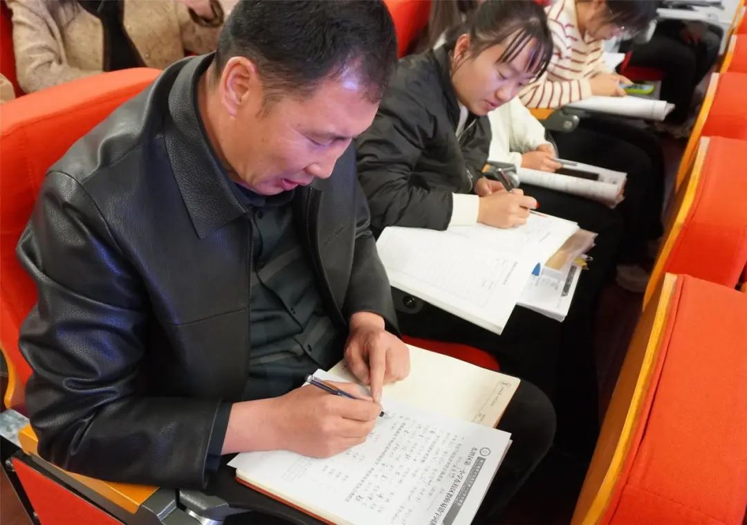 行远自迩 笃行不怠——东胜区第一小学东校区11月语言文字培训 第6张