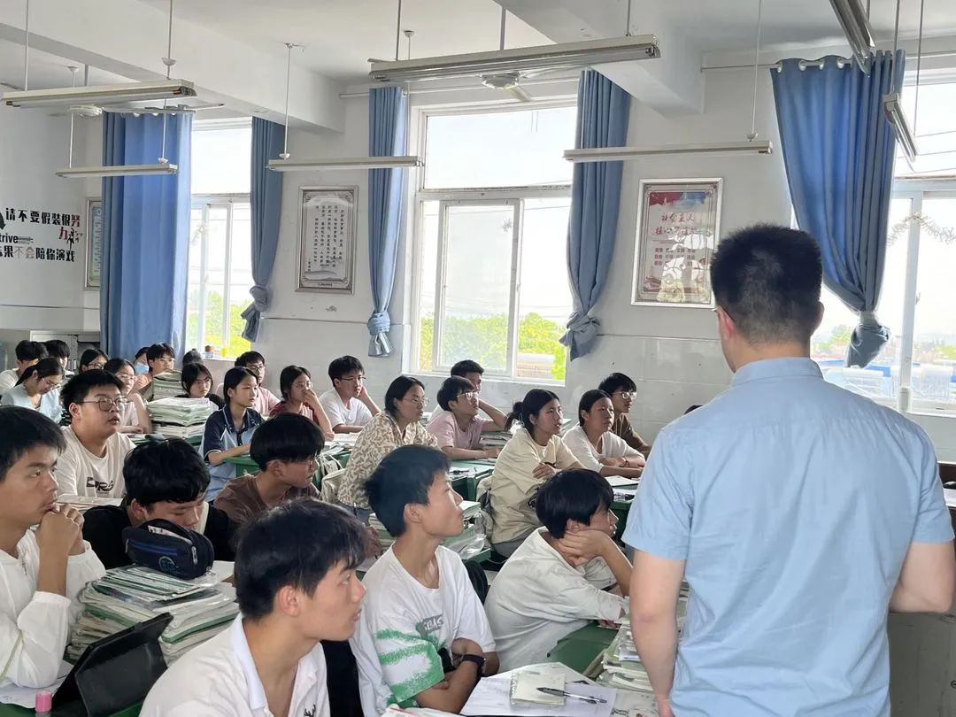 群策群力备中考 筑梦中考续华章--基于核心素养的初中教学中考专题复习及作业设计活动 第17张 群策群力备中考 筑梦中考续华章--基于核心素养的初中教学中考专题复习及作业设计活动 第17张