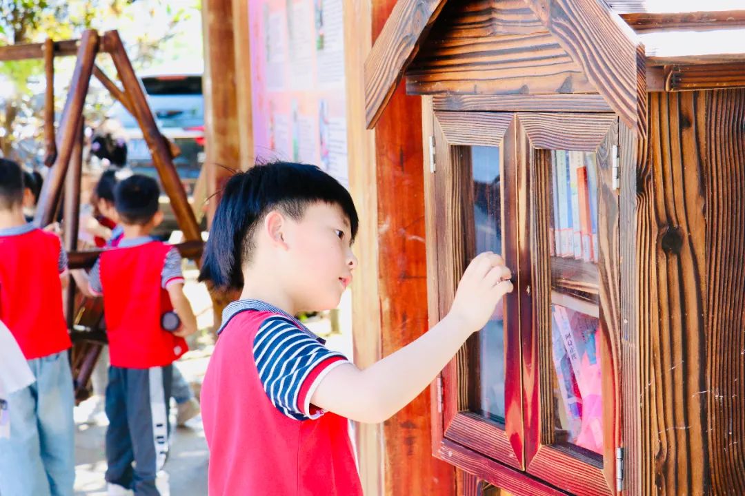 探秘小学 筑梦成长|玉环市红蜻蜓幼儿园到我校参观体验 第3张
