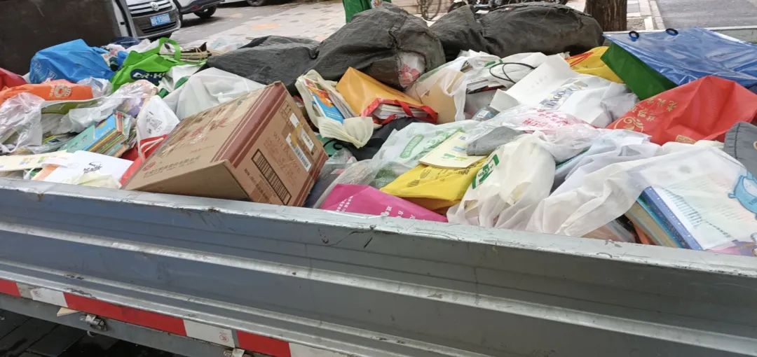 首师大金泽小学与盐边县红格镇中心学校手拉手结对共建 第19张 首师大金泽小学与盐边县红格镇中心学校手拉手结对共建 第19张