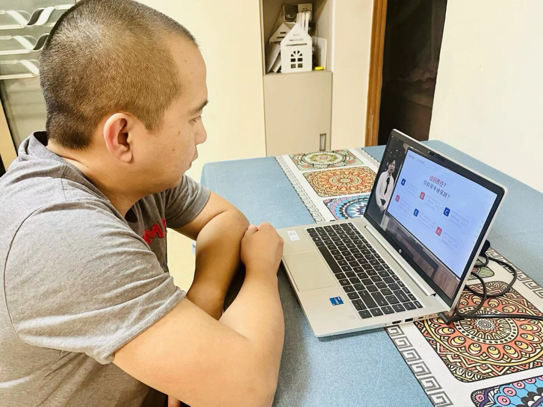 佛山市惠景小学家长云课堂(第一季)——惠心启航·对话儿童成长与安全 第24张 佛山市惠景小学家长云课堂(第一季)——惠心启航·对话儿童成长与安全 第24张