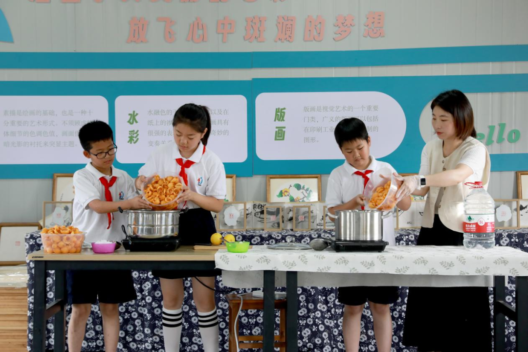 “巧手酿清甜,枇杷享清韵”——塘南小学李家桥校区枇杷节系列实践活动:枇杷罐头制作 第11张