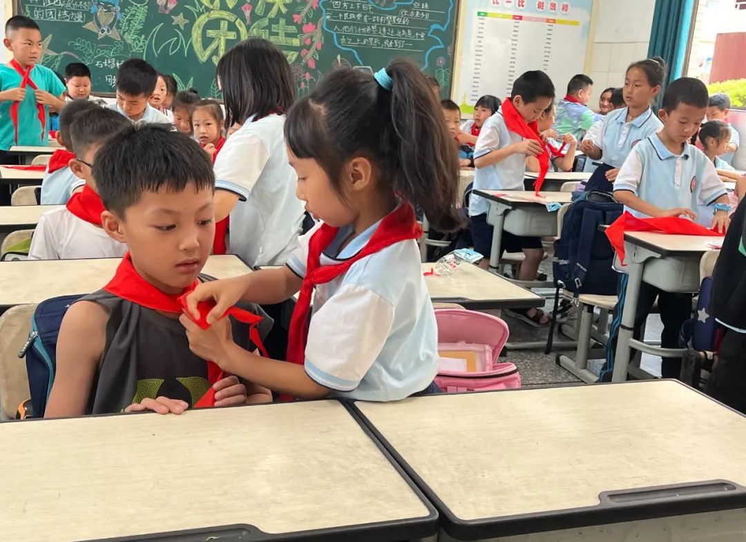 红领巾爱祖国——民建小学举行2024年少先队新队员入队仪式! 第19张