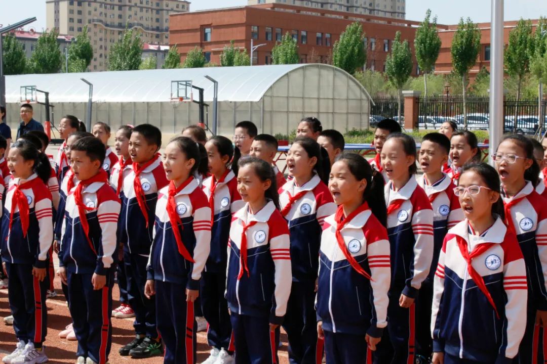 锡林浩特市第十三小学开展庆“六一”《红领巾爱祖国 石榴籽一家亲》主题升旗仪式暨“六一”表彰 第7张