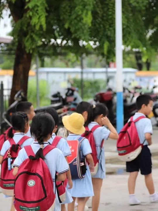 探秘小学 启程未来——乐东县第二幼儿园参观小学活动 第18张 探秘小学 启程未来——乐东县第二幼儿园参观小学活动 第18张