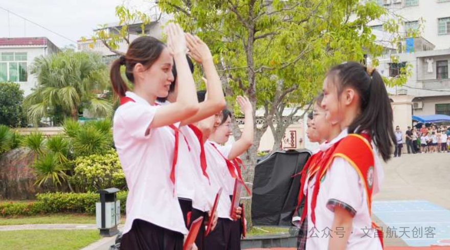 文昌市会文中心小学2024学年一年级新生入队仪式隆重举行 第16张
