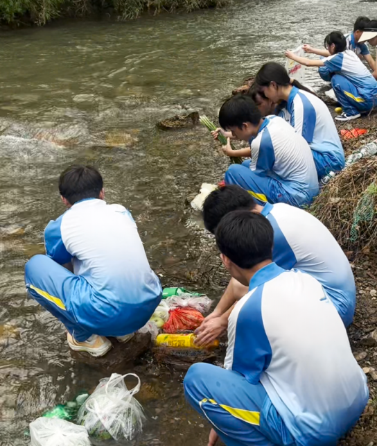 励志远足 筑梦中考——富宁县新华镇中心学校九年级远足拉练暨减压赋能活动 第15张 励志远足 筑梦中考——富宁县新华镇中心学校九年级远足拉练暨减压赋能活动 第15张