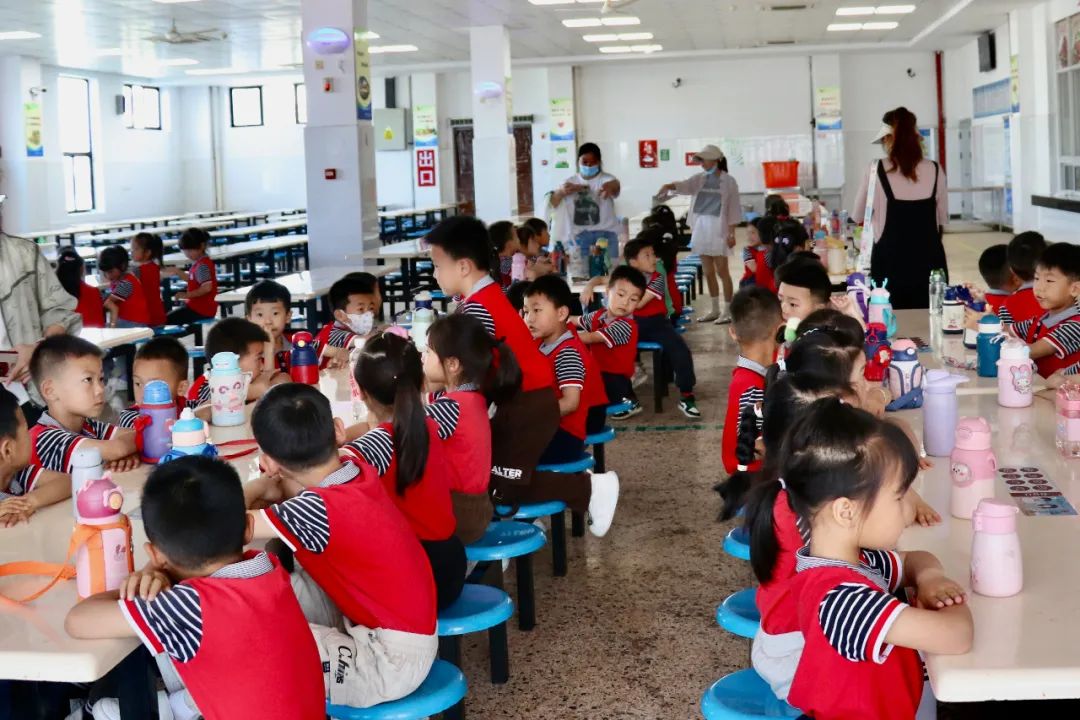 探秘小学 筑梦成长|玉环市红蜻蜓幼儿园到我校参观体验 第5张