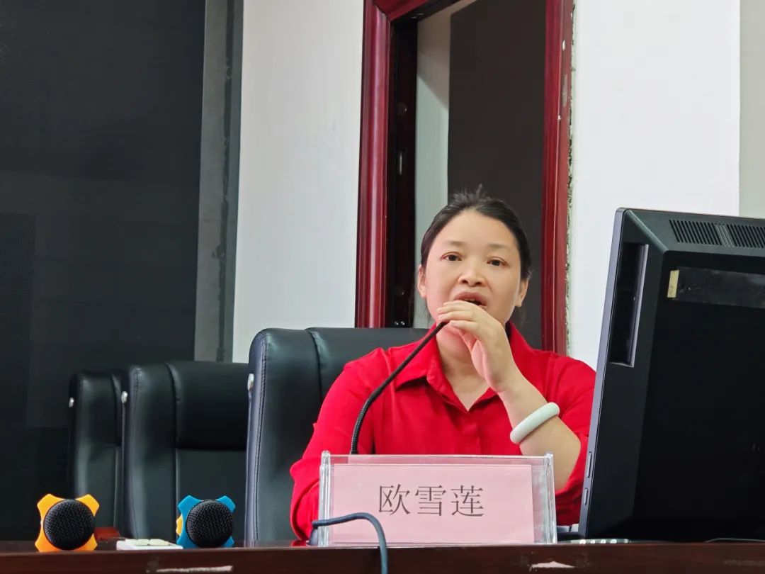 笑迎高考,从“心”备战 | 环江高中开展高三女生心理健康专题讲座 第6张