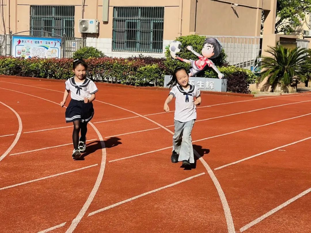 【幼小衔接】“趣”见小学,筑梦成长——紫薇幼儿园大班组入队仪式体验活动 第31张