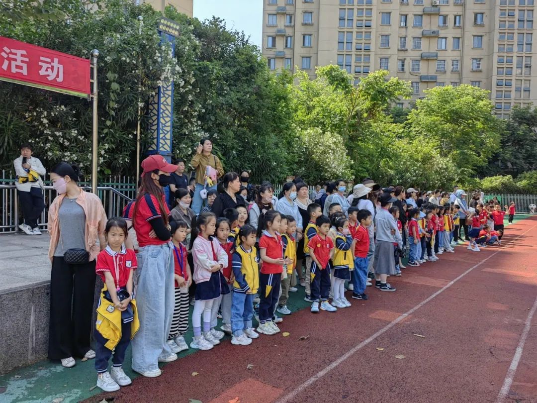 【初探小学 快乐衔接】滁州市三盛幼儿园大班组参观小学活动 第9张