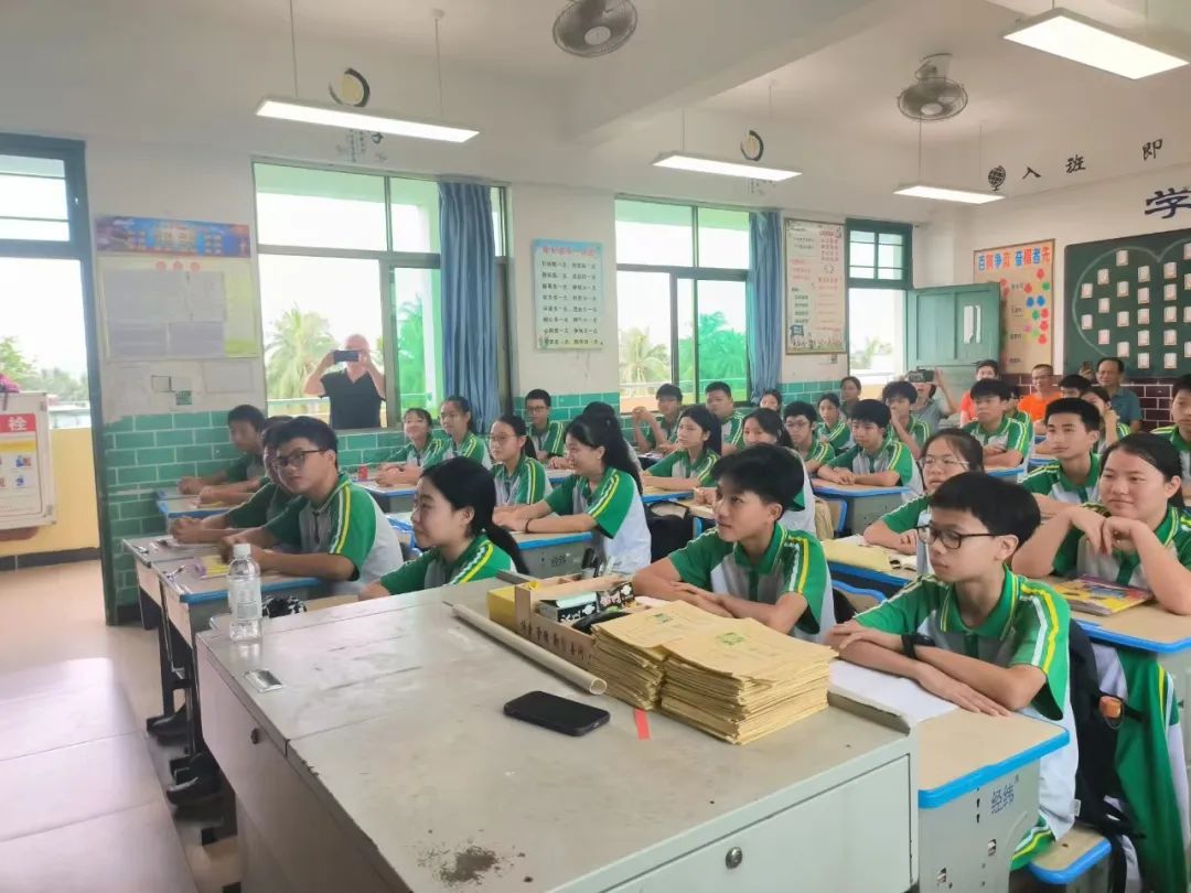 美在心灵 | 澳洲高考优才生王悦佳到温泉中学上分享课 第7张 美在心灵 | 澳洲高考优才生王悦佳到温泉中学上分享课 第7张