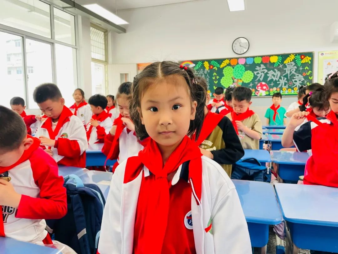 【通州小学】梦起通小,心致远方——通州小学举行2024年一年级新队员入队仪式 第14张