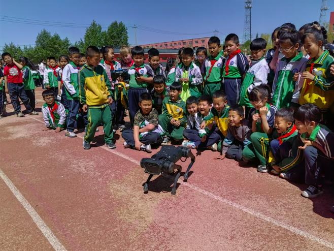 【创建义务教育优质均衡发展县】新世纪小学:根植和雅文化 建设和雅校园 第26张