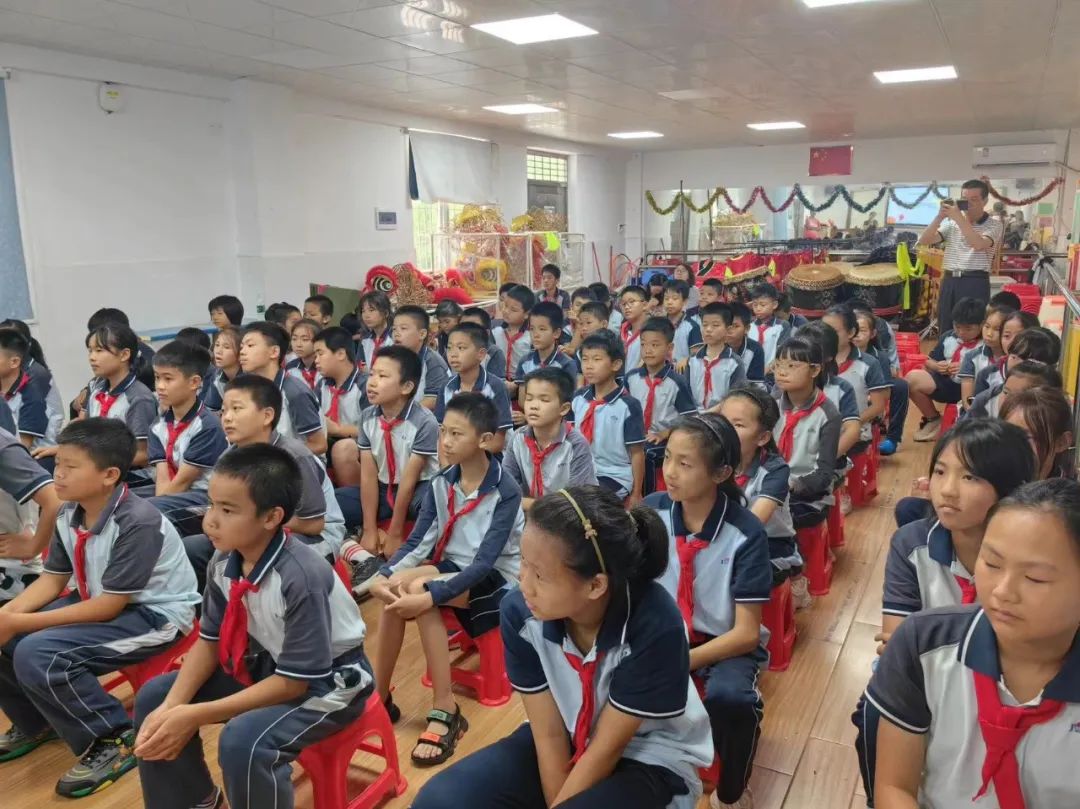【金湾区第一小学教育集团】匠心润童心·传承育未来—连湾小学劳模进校园宣讲活动 第11张