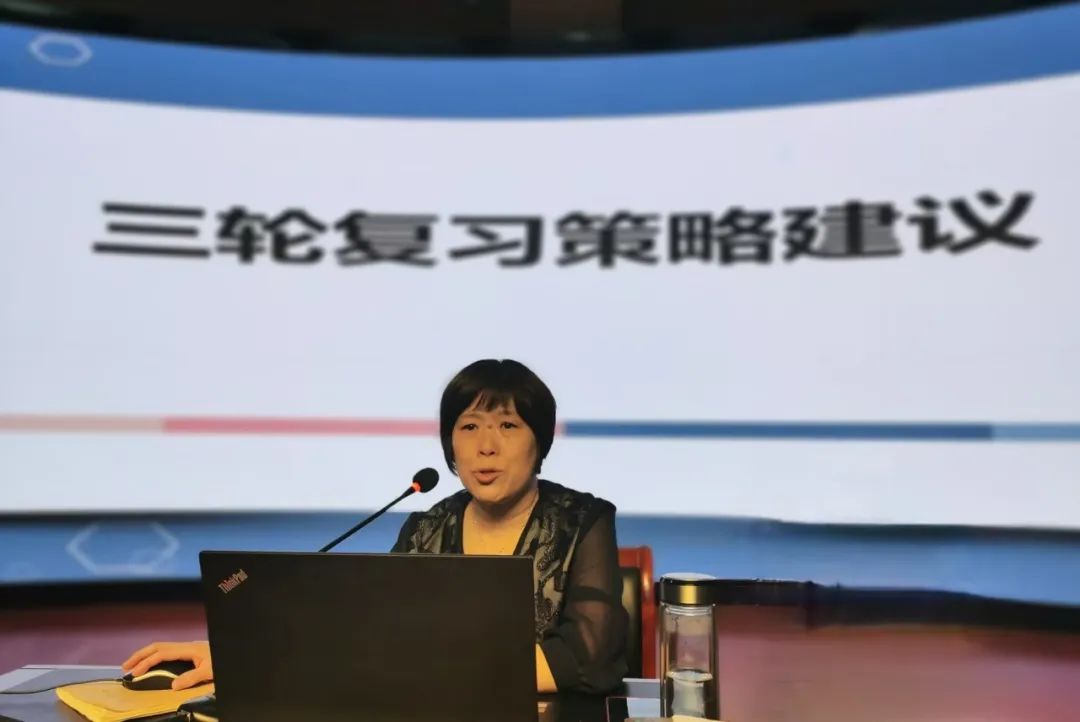 【实验初中】引航中考  筑梦六月——海门区九年级语文三轮复习研讨会在海门实验初中举行 第2张