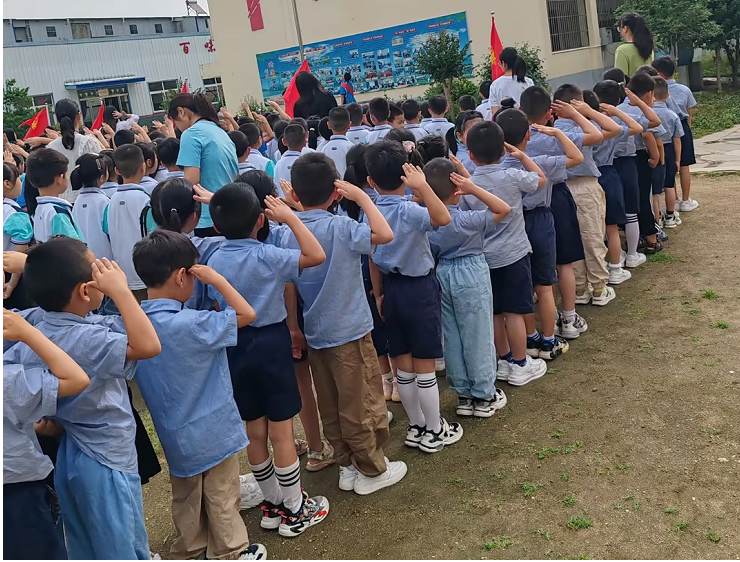 淮河镇第二小学附属幼儿园开展走进小学活动 第2张 淮河镇第二小学附属幼儿园开展走进小学活动 第2张